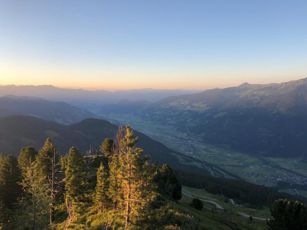 Haus Sonnenschein Apartment Hart im Zillertal Luaran gambar