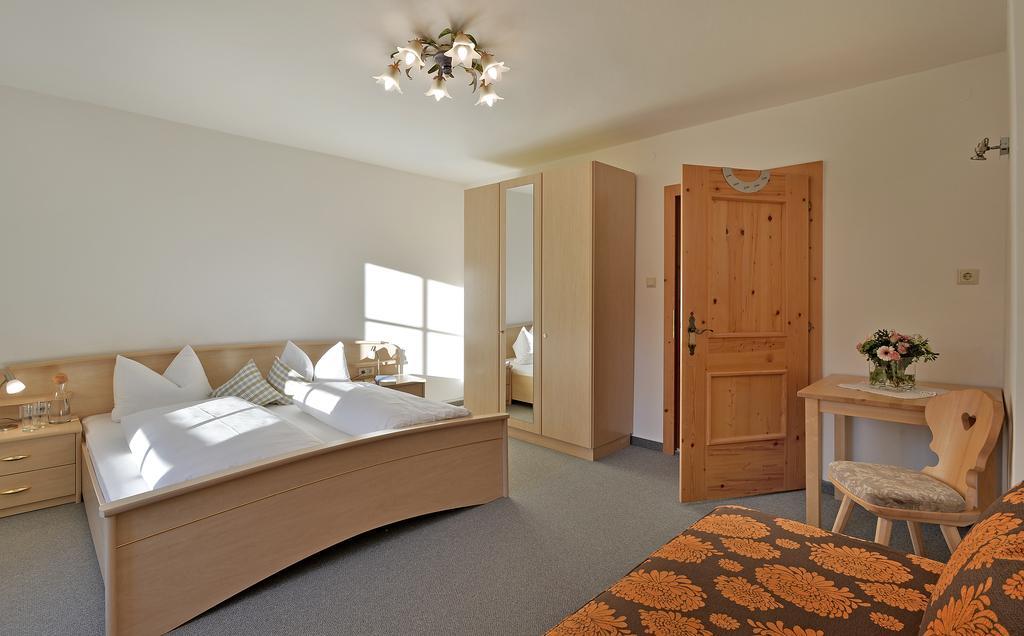 Haus Sonnenschein Apartment Hart im Zillertal Bilik gambar